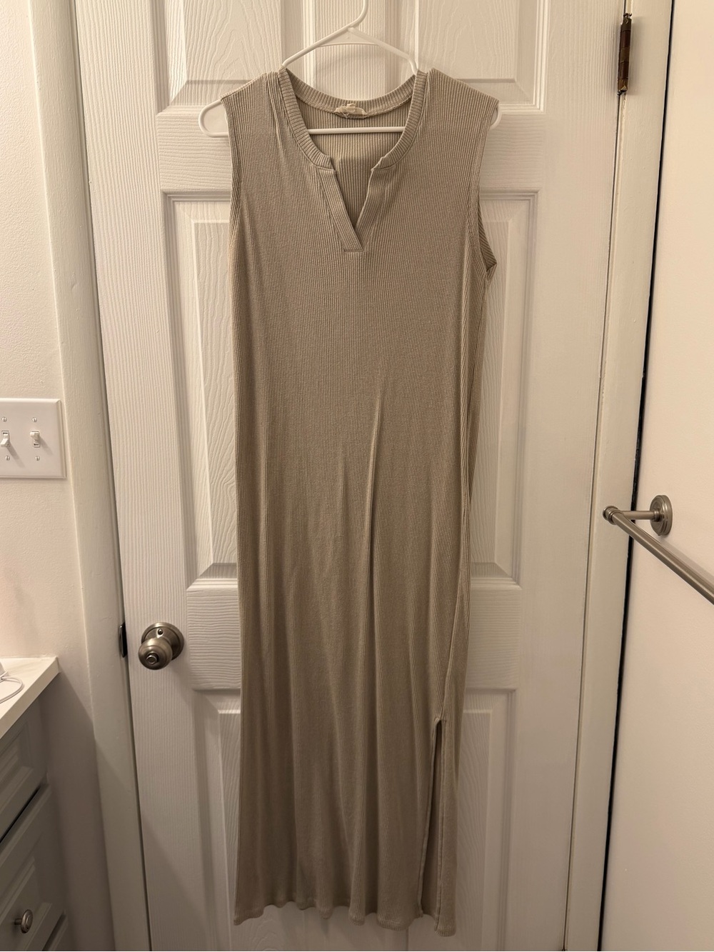 Splendid Taupe Sleeveless V-Neck Maxi Dress